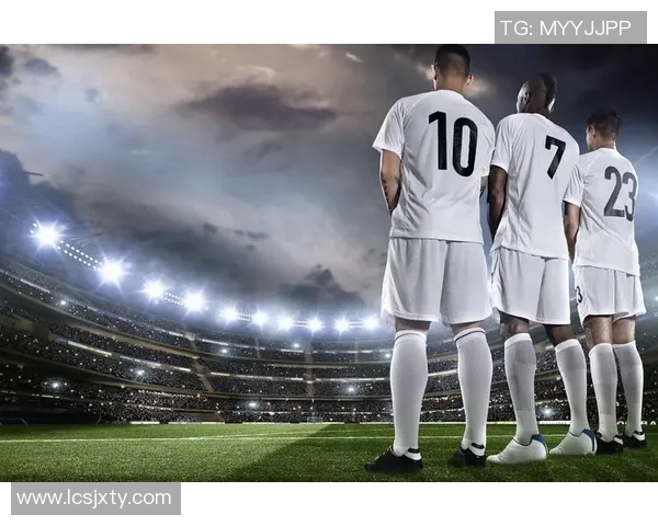 从古至今足球巨星的辉煌历程与传奇故事盘点