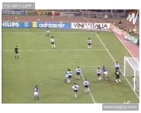 深入探讨一位足球明星的成长历程与职业生涯成就 深入探讨一位足球明星的成长历程与职业生涯成就