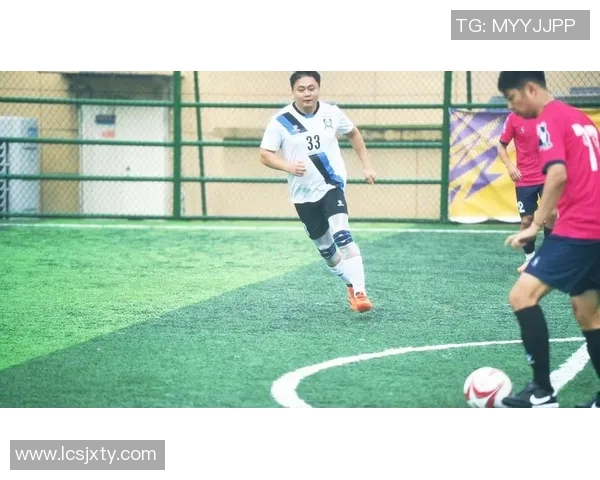 足球明星的精彩瞬间与影子艺术作品全景展示