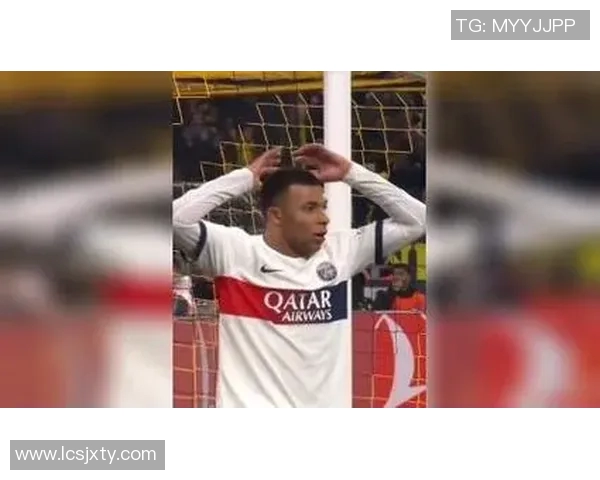 足球明星激情瞬间球衣展示全景图集欣赏