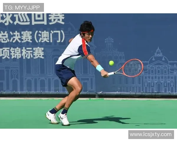 班菲特与独立队激战正酣谁能在赛场上笑到最后 班菲特与独立队激战正酣谁能在赛场上笑到最后